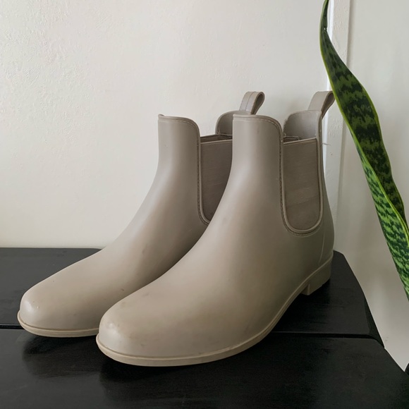 a new day Shoes - Ankle Target Chelsea Rain Boots in Gray
